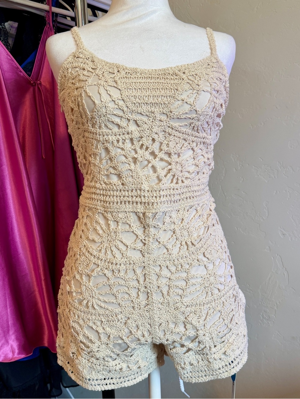 NWT Cupshe Cream Crochet Romper Playsuit with Spaghetti Straps - Picture 1 of 9